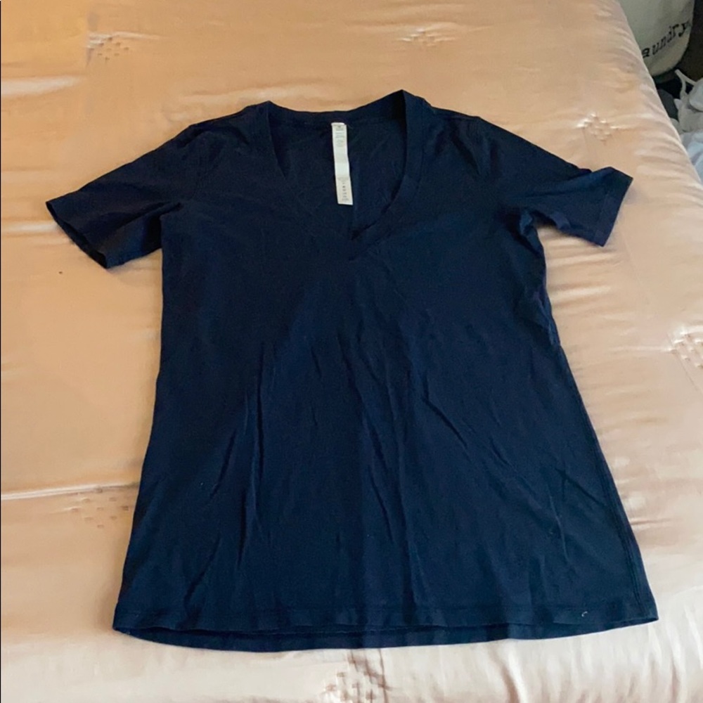 navy lululemon t shirt